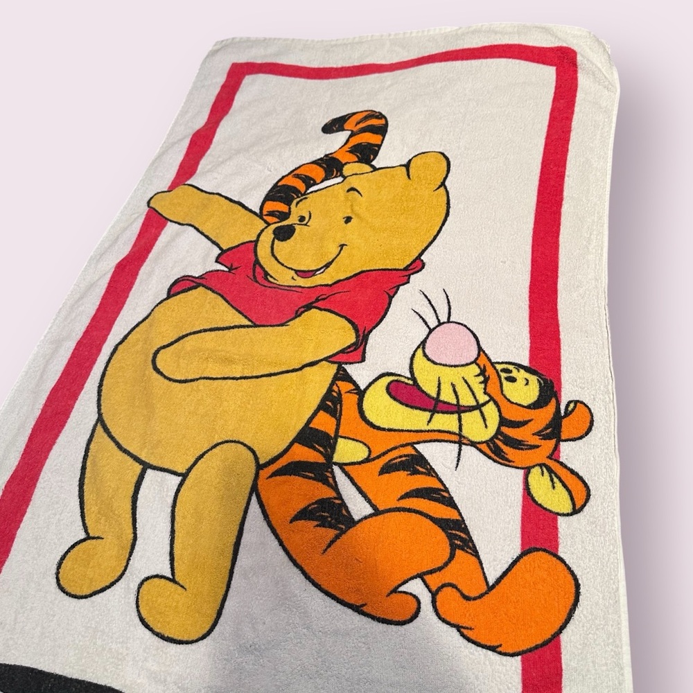 Disney White And Red Winnie the Pooh and Tigger Beach Towel 55" x 27" - Picture 7 of 10
